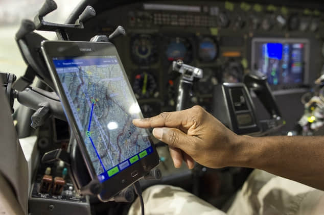 DARPA 要让机器人开飞机，你敢乘坐它的航班吗