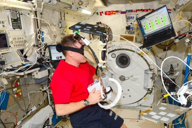 帅炸了!NASA用了VR和AR,谁都能去火星上探险了