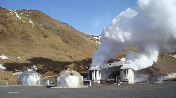 冰岛试验二氧化碳捕捉工厂:变石头永久储存在地下