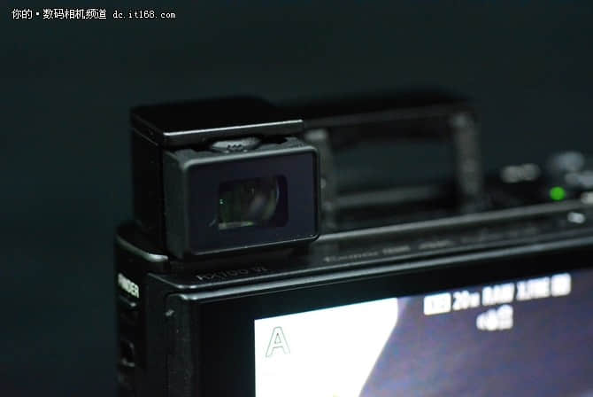 索尼黑卡RX100 VI机身外观与菜单界面设计