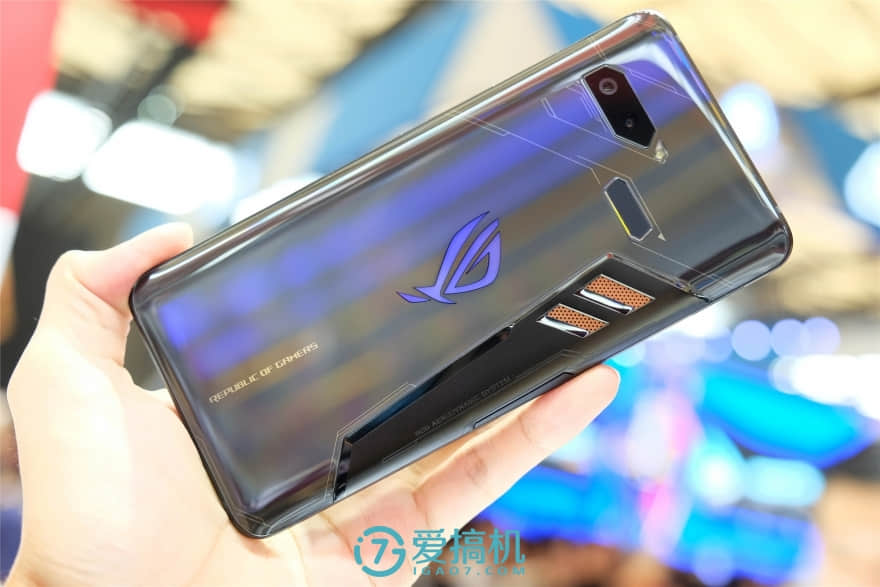败家之眼 华硕ROG Phone游戏手机上手体验