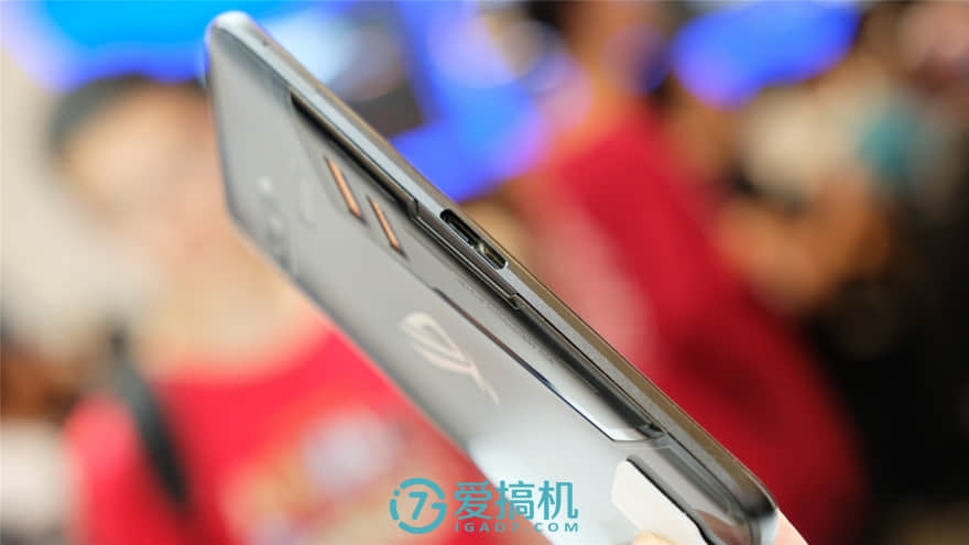 败家之眼 华硕ROG Phone游戏手机上手体验