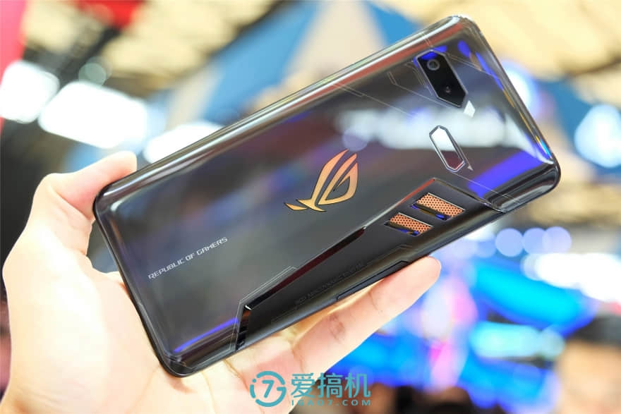 败家之眼 华硕ROG Phone游戏手机上手体验